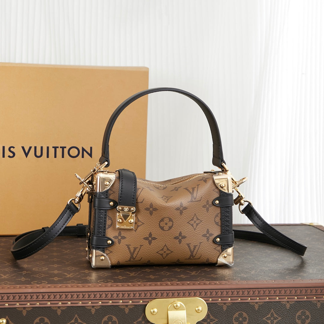Coffre latéral Mini 18 po, toile inversée avec monogramme marron, quincaillerie dorée