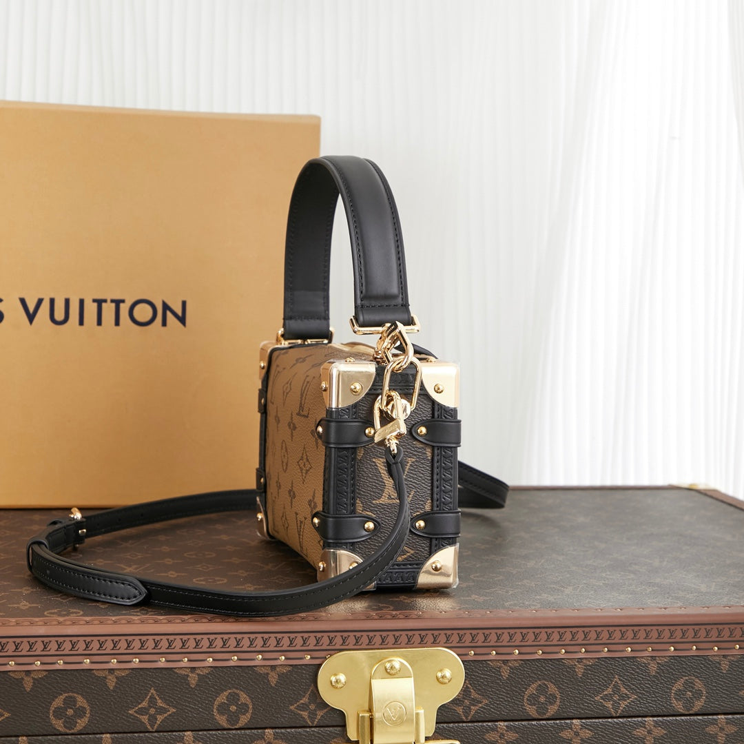 Coffre latéral Mini 18 po, toile inversée avec monogramme marron, quincaillerie dorée