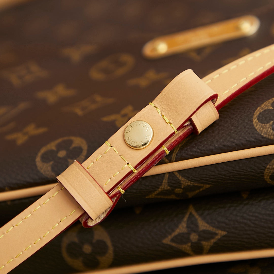 POCHETTE LIV 24 EN TOILE MONOGRAMME MARRON QUINCAILLERIE DORÉ