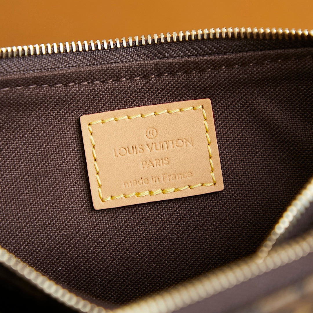 POCHETTE LIV 24 EN TOILE MONOGRAMME MARRON QUINCAILLERIE DORÉ