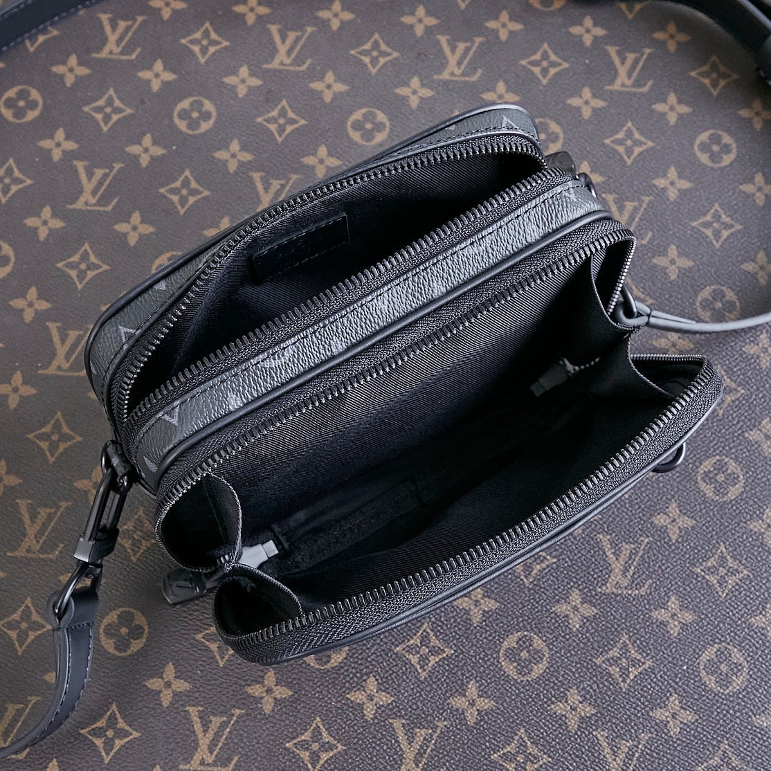 NANO ALPHA 18 EN TOILE ECLIPSE MONOGRAMME NOIRE