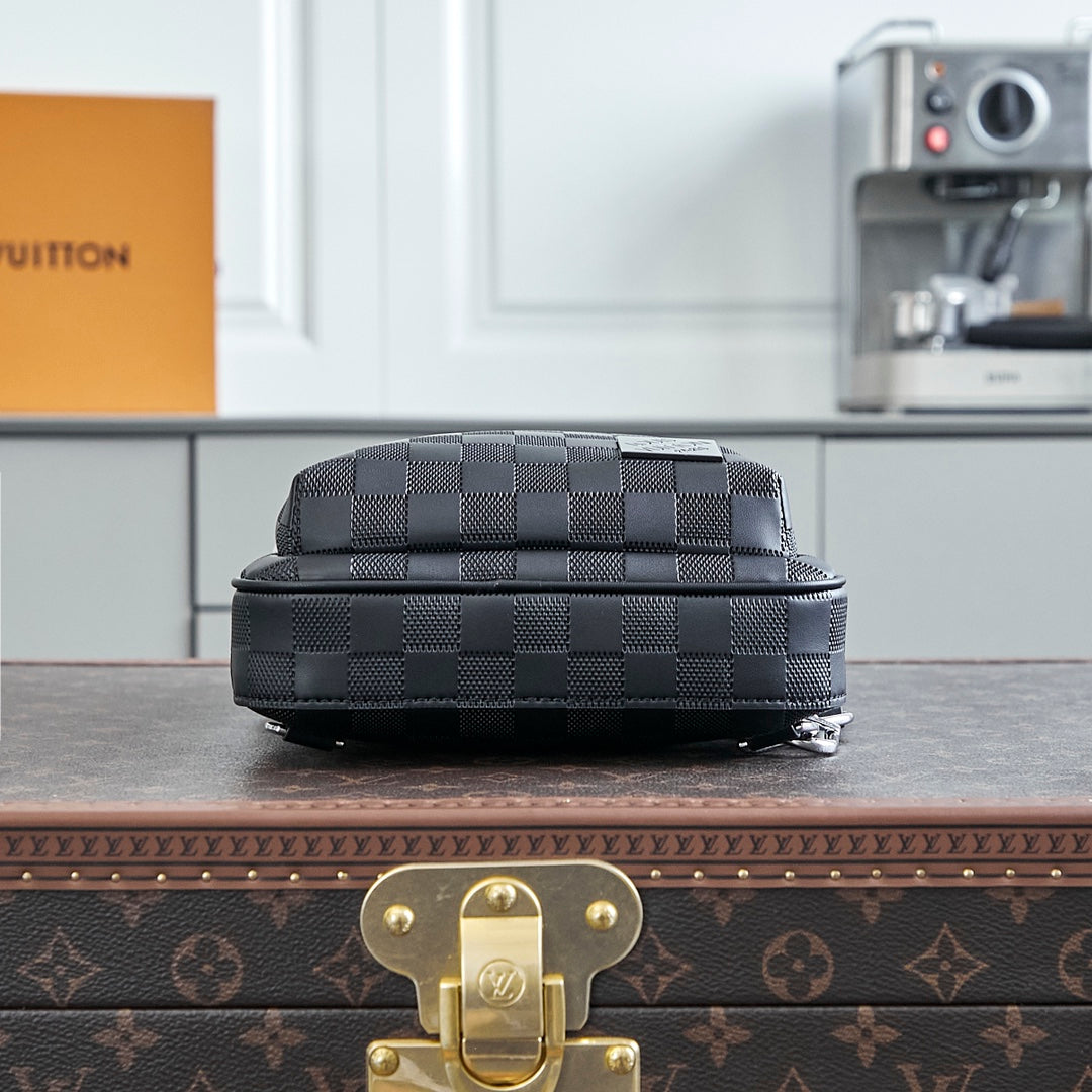 SAC À BANDOULIÈRE AVENUE 31 EN CUIR DE VEAU DAMIER INFINI NOIR