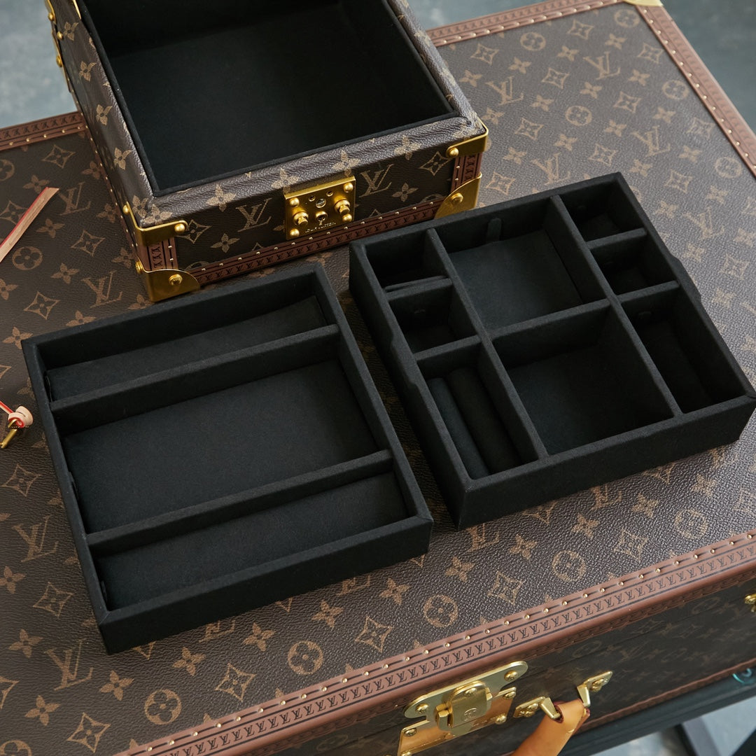 COFFRET JOAILLERIE 24 EN TOILE MONOGRAMME MARRON FONCÉ QUINCAILLERIE DORÉ