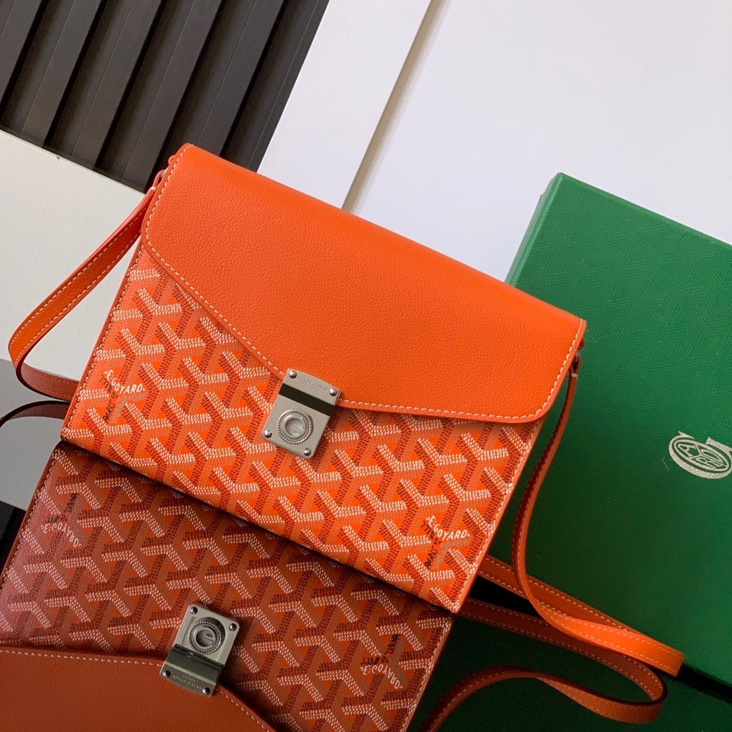 PORTEFEUILLE-POCHETTE CHYPRE 21 EN TOILE GOYARDINE ORANGE ET CUIR DE VEAU
