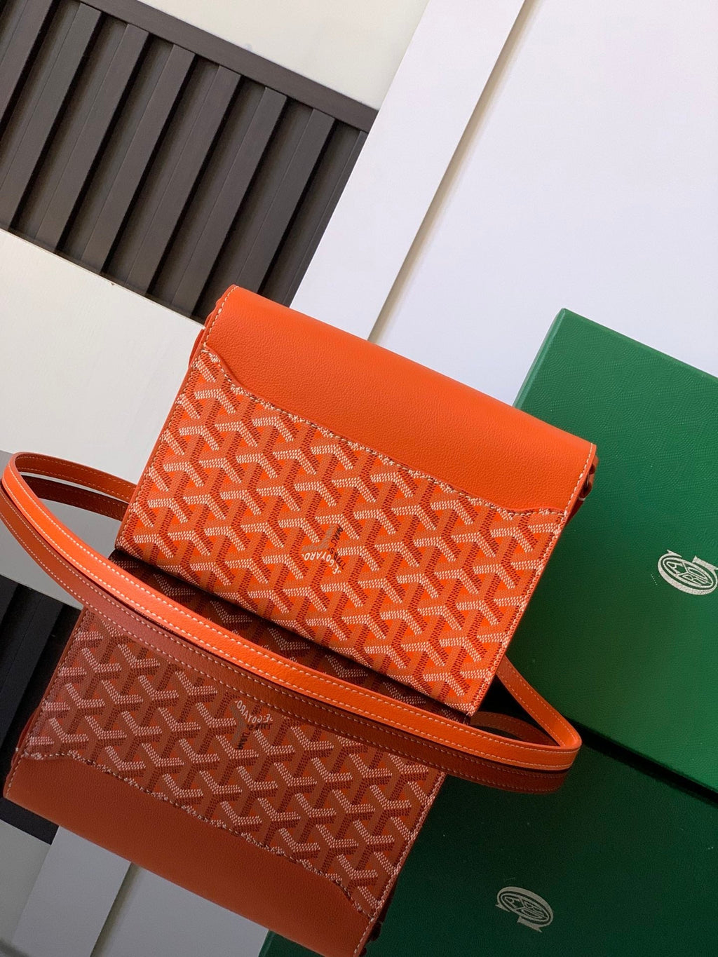 PORTEFEUILLE-POCHETTE CHYPRE 21 EN TOILE GOYARDINE ORANGE ET CUIR DE VEAU