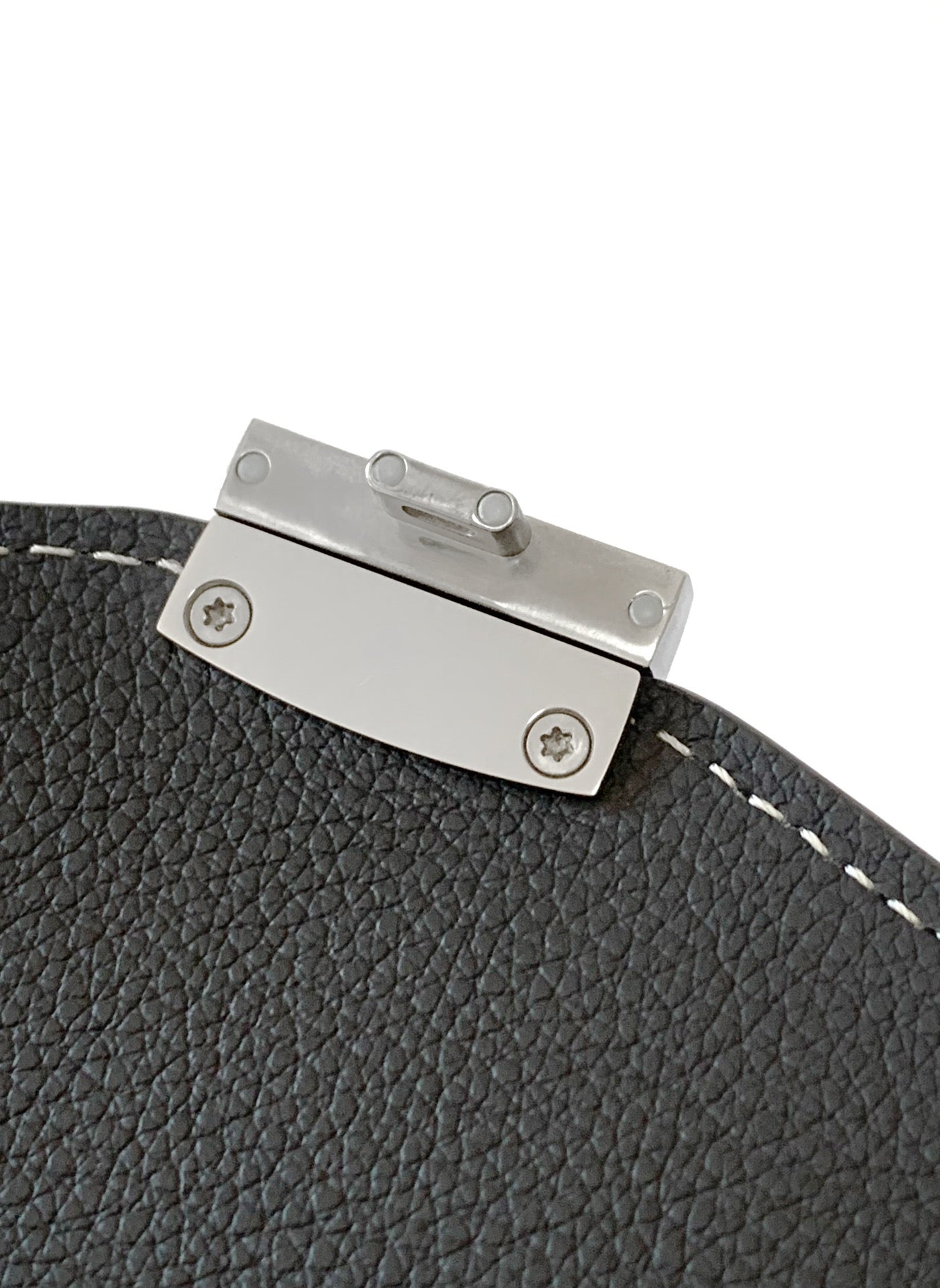 PORTEFEUILLE-POCHETTE CHYPRE 21 EN TOILE GOYARDINE GRISE ET CUIR DE VEAU