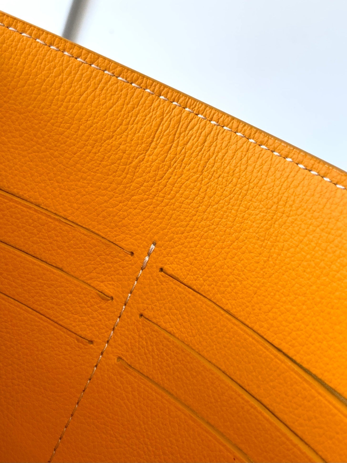 PORTEFEUILLE-POCHETTE CHYPRE 21 EN TOILE GOYARDINE JAUNE ET CUIR DE VEAU
