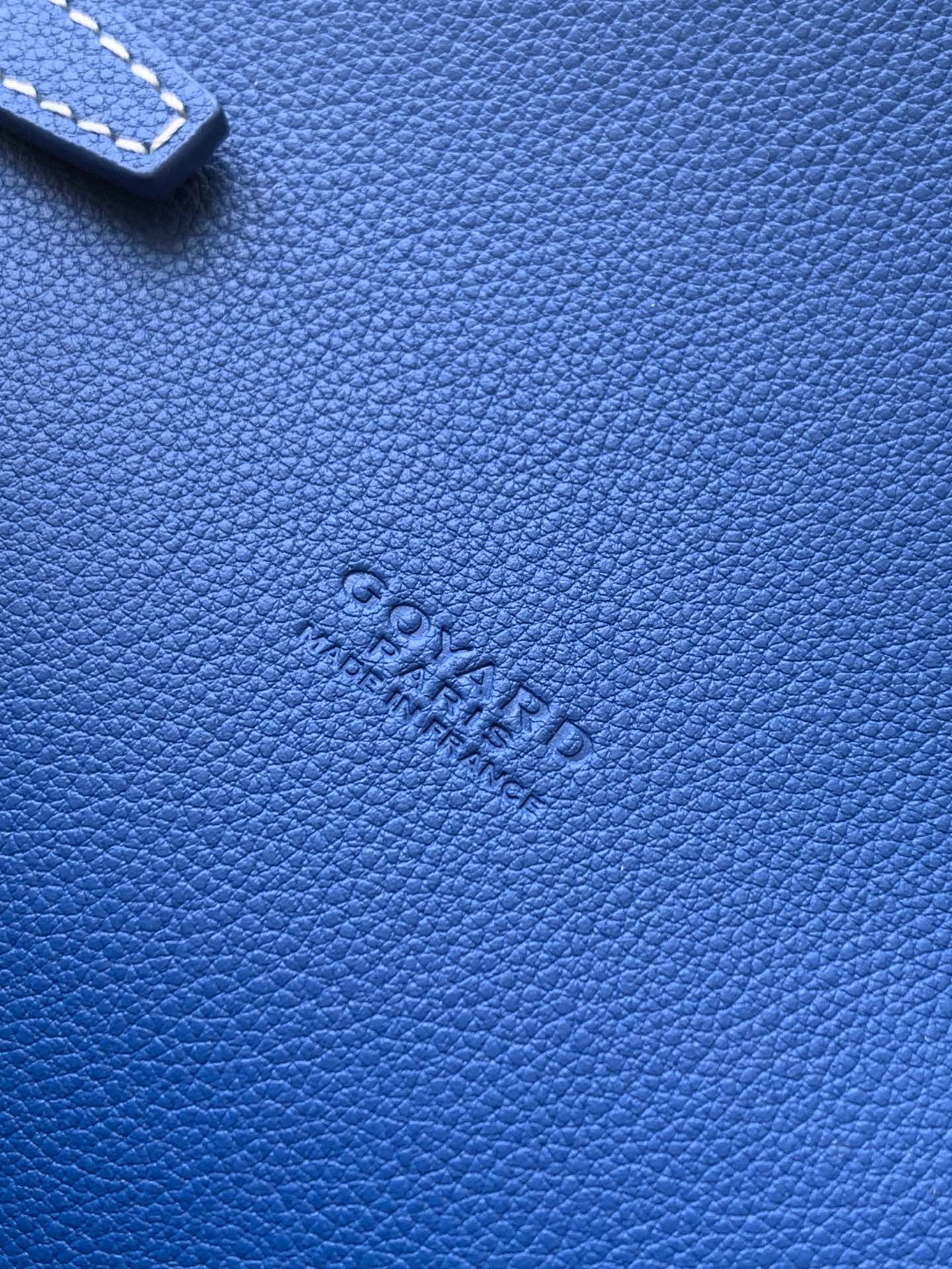 PORTEFEUILLE-POCHETTE CHYPRE 21 EN TOILE GOYARDINE BLEU SAPHIR ET CUIR DE VEAU
