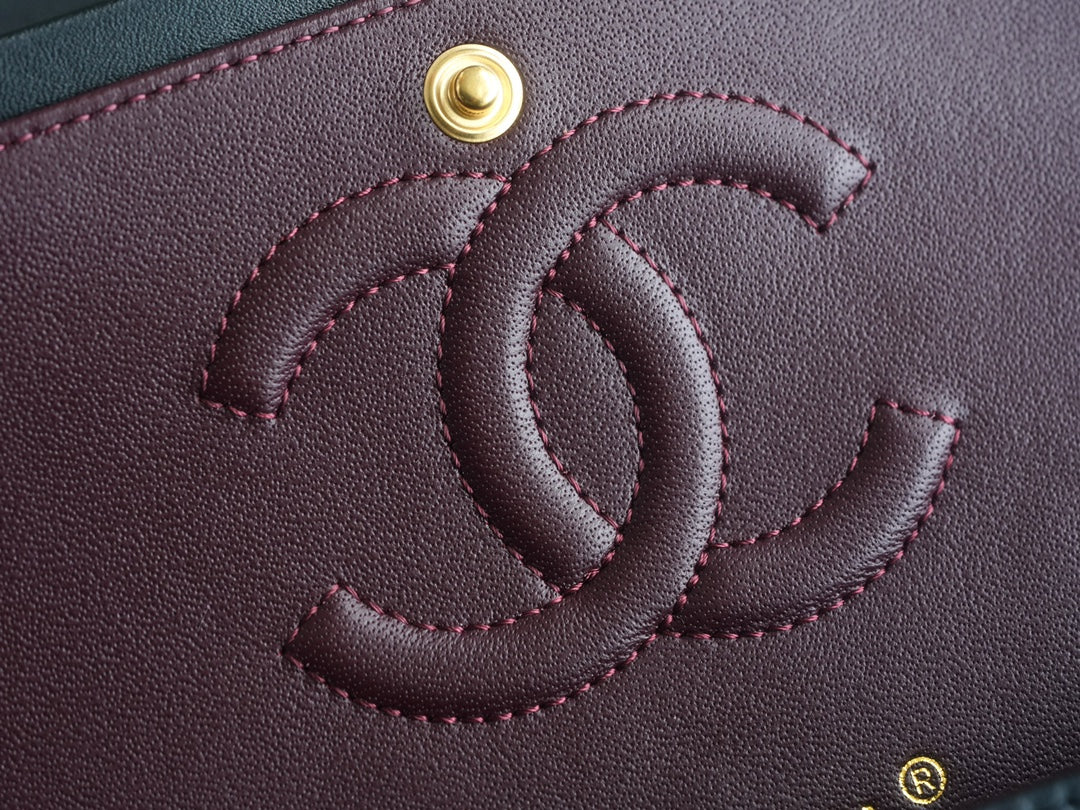 CLASSIC FLAP 25 CUIR D'AGNEAU NOIR QUINCAILLERIE OR CLAIR 