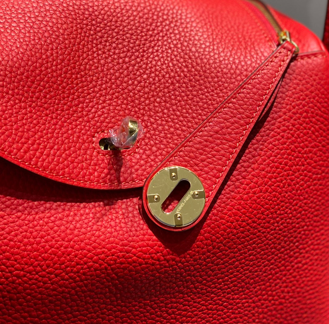 SAC HM LINDY 26 CUIR TAURILLON CLEMENCE ROUGE