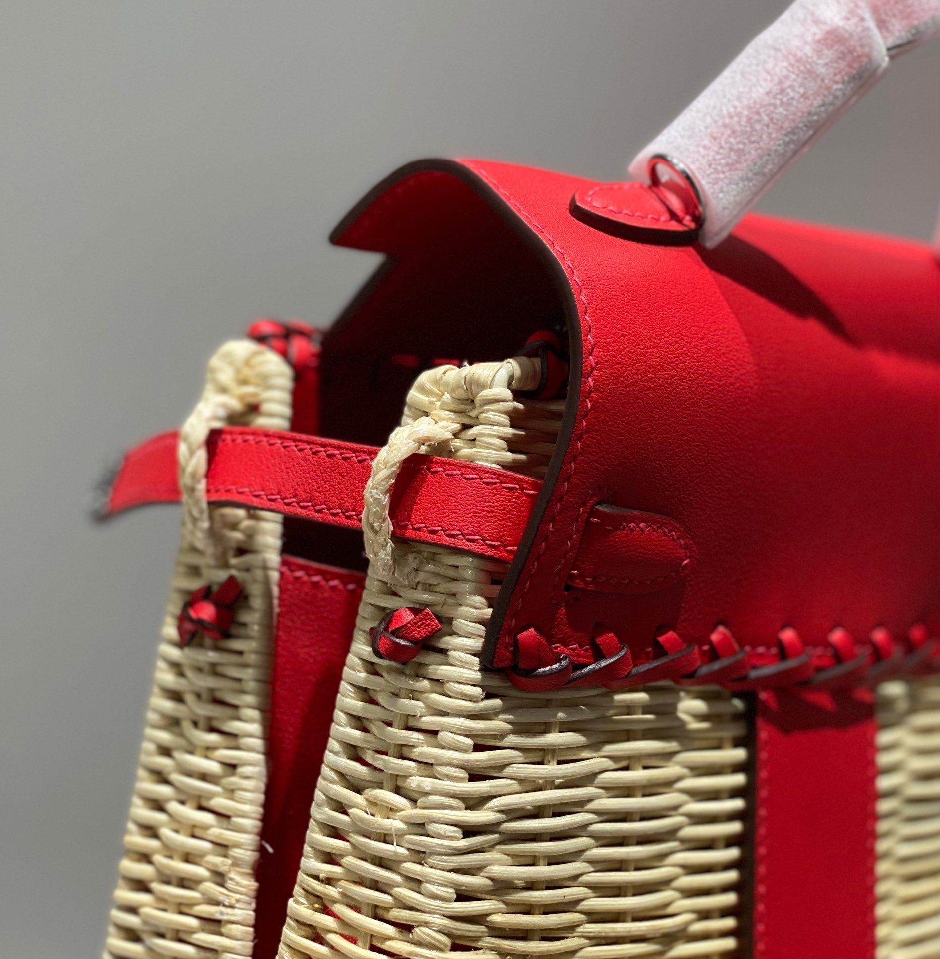 HM KELLY 22 PICNIC ROUGE BAMBOU ET ROTIN