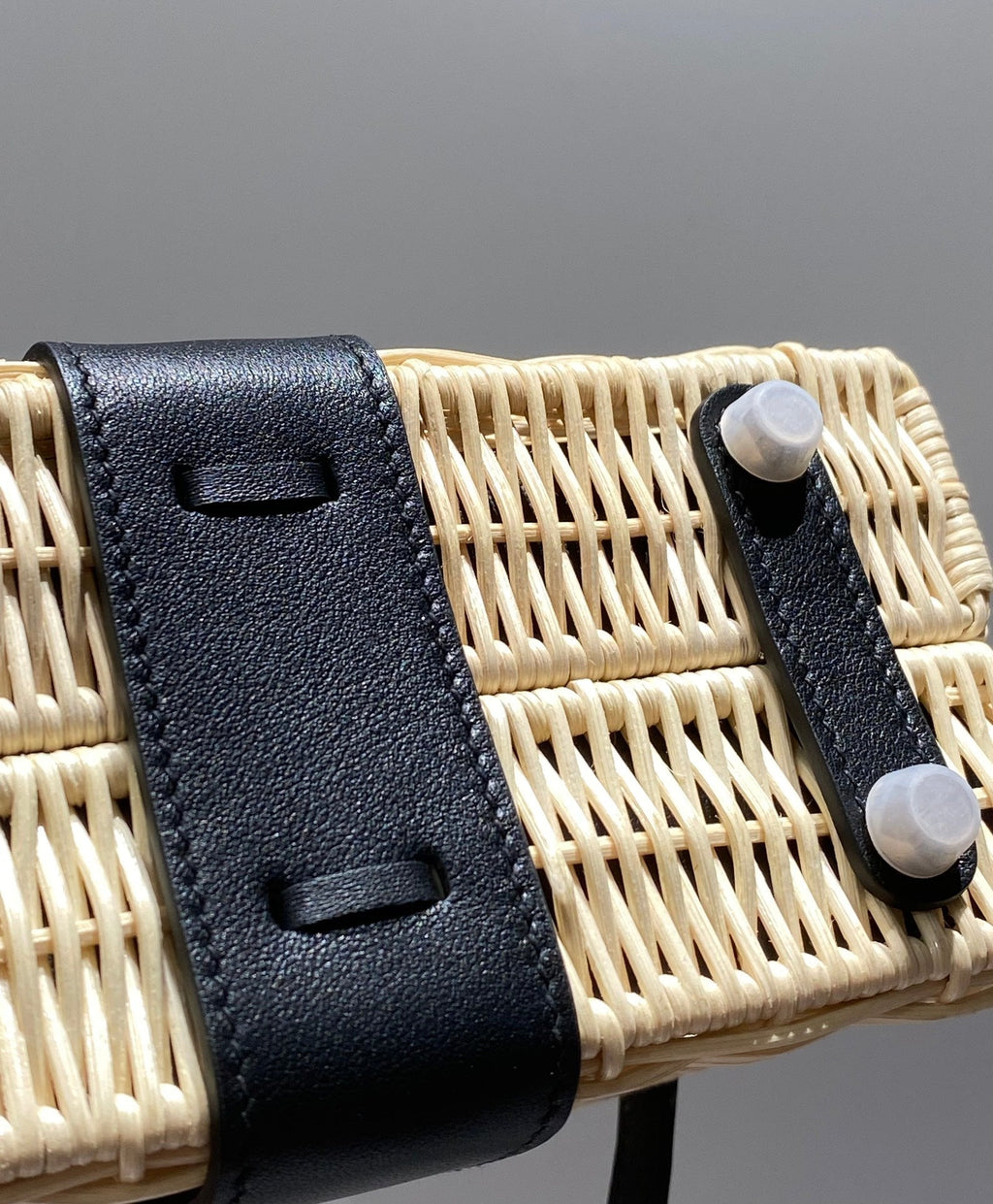 HM KELLY 22 PICNIC BAMBOU NOIR ET ROTIN