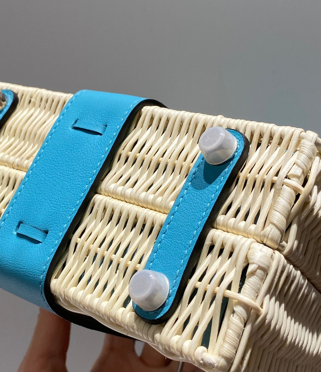HM KELLY 20 PICNIC SKY BAMBOO AND RATTAN