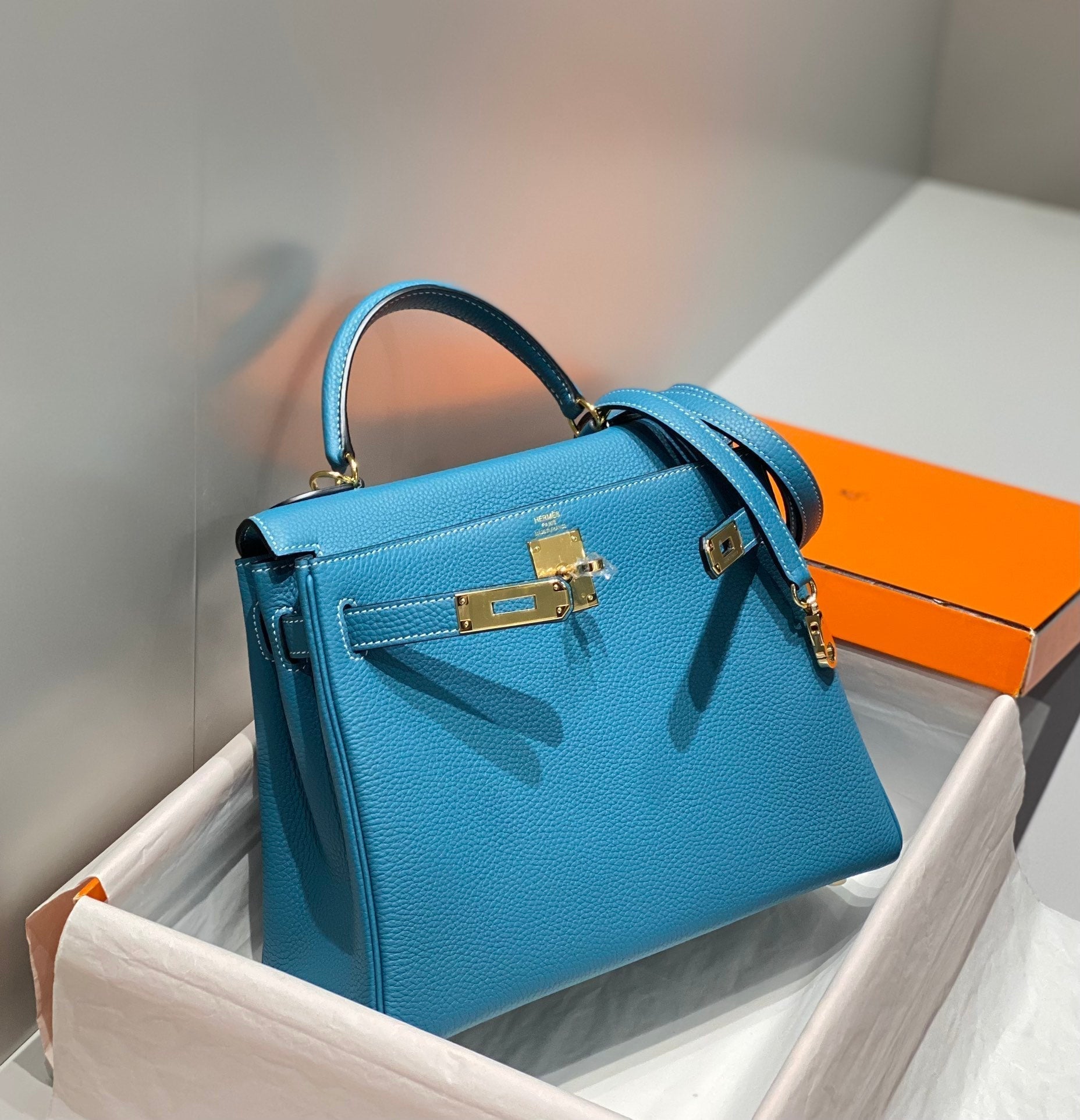 HM ケリー 28cm ブルースカイ トーゴ ゴールド金具
