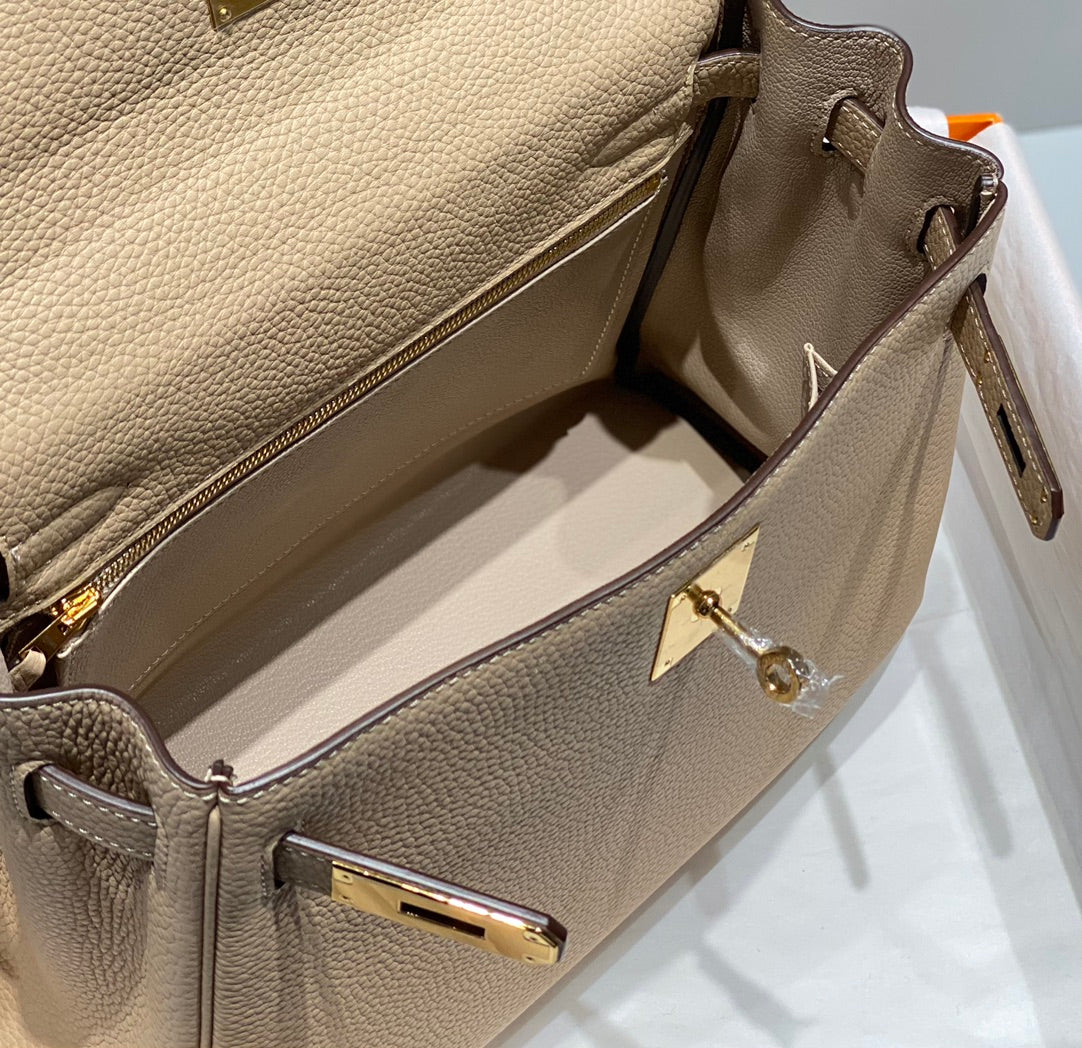 HM ケリー 28cm ライトベージュ トーゴ ゴールド金具