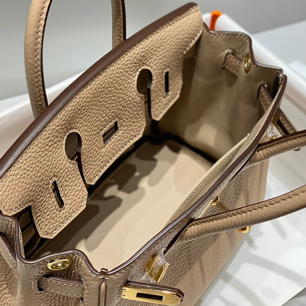 TRENCH HM BIRKIN 20 CM EN CUIR TOGO AVEC QUINCAILLERIE DORÉ