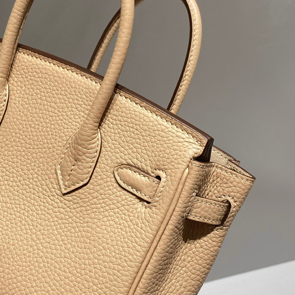 TRENCH HM BIRKIN 20 CM EN CUIR TOGO AVEC QUINCAILLERIE DORÉ