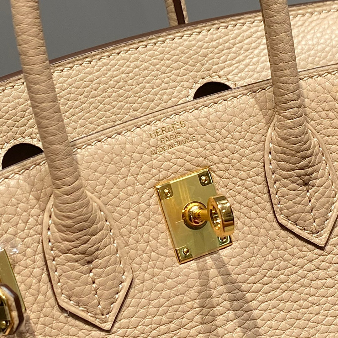 TRENCH HM BIRKIN 20 CM EN CUIR TOGO AVEC QUINCAILLERIE DORÉ
