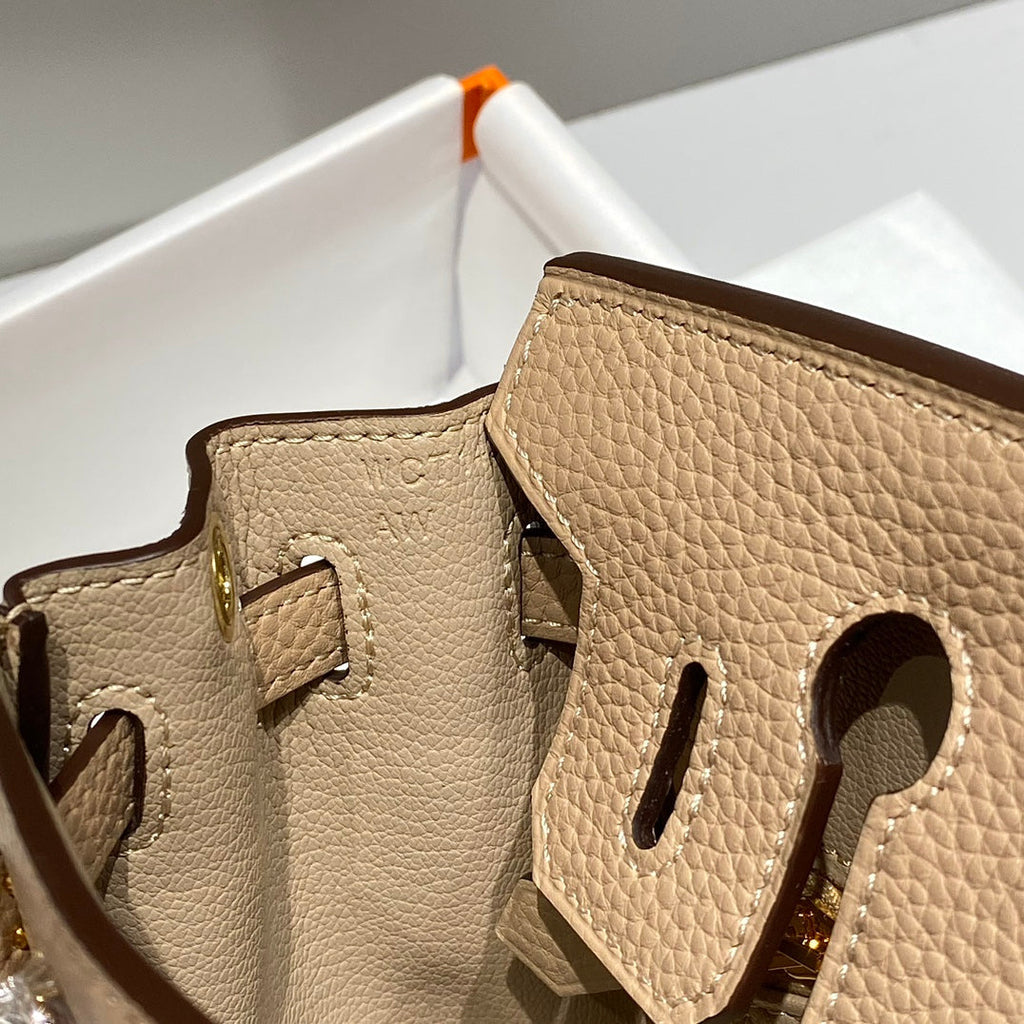TRENCH HM BIRKIN 20 CM EN CUIR TOGO AVEC QUINCAILLERIE DORÉ