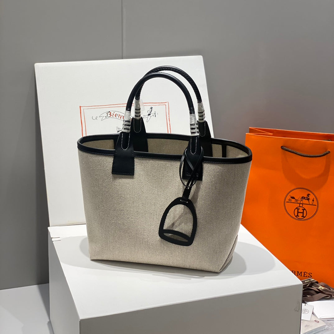 SAC HM STEEPLE 28 CUIR DE VEAU NOIR TOILE BLANCHE