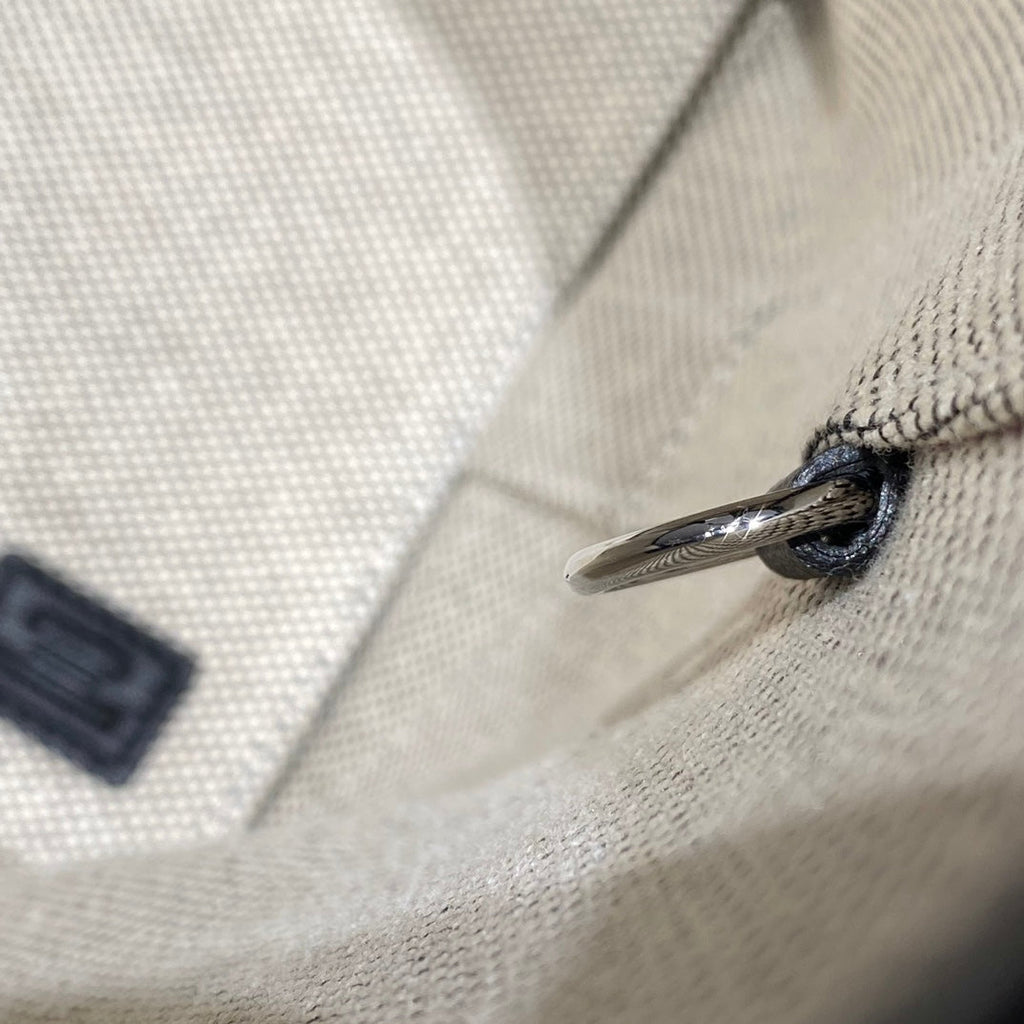 SAC HM STEEPLE 28 CUIR DE VEAU NOIR TOILE BLANCHE