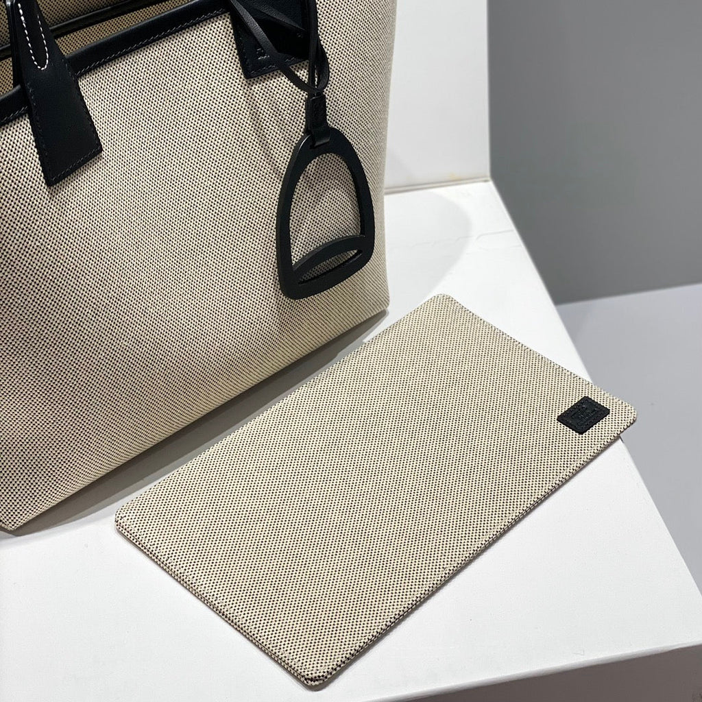 SAC HM STEEPLE 28 CUIR DE VEAU NOIR TOILE BLANCHE