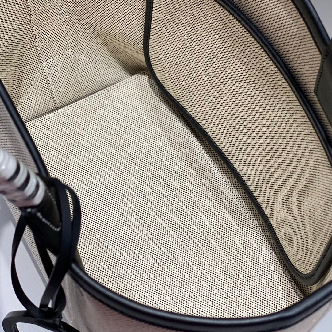 SAC HM STEEPLE 28 CUIR DE VEAU NOIR TOILE BLANCHE