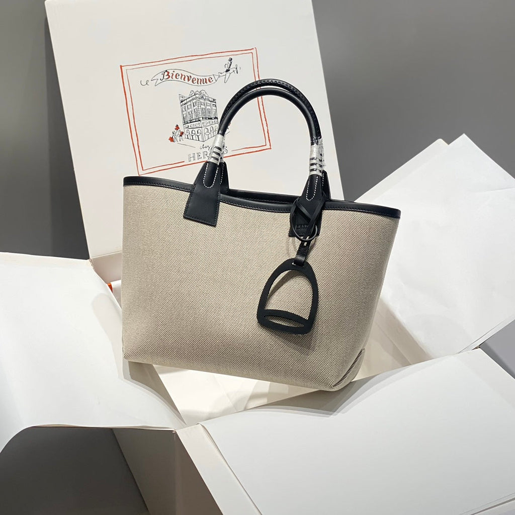 SAC HM STEEPLE 28 CUIR DE VEAU NOIR TOILE BLANCHE