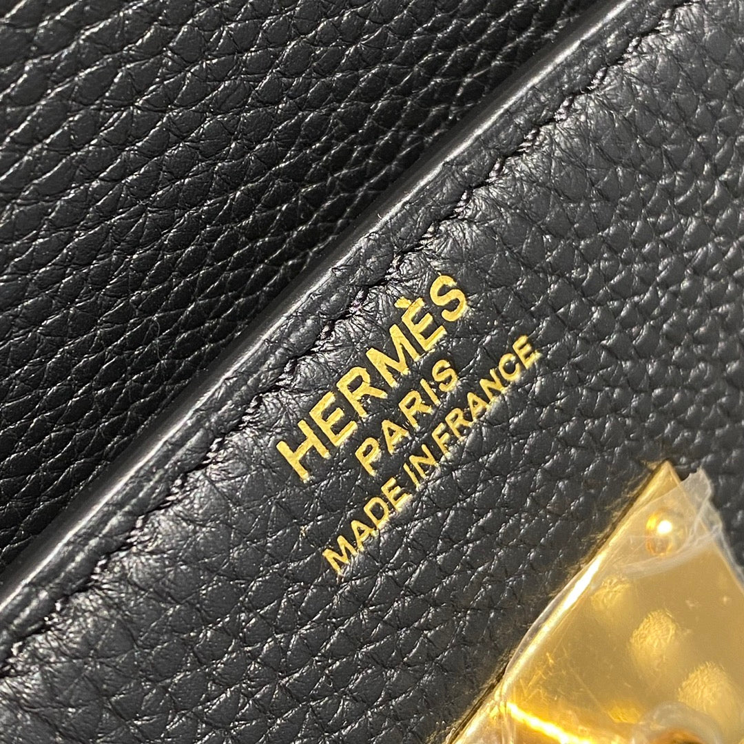 SAC À BANDOULIÈRE HM BIRKIN 42 EN CUIR DE VACHE NOIR AVEC ACCESSOIRES DORÉS 237640