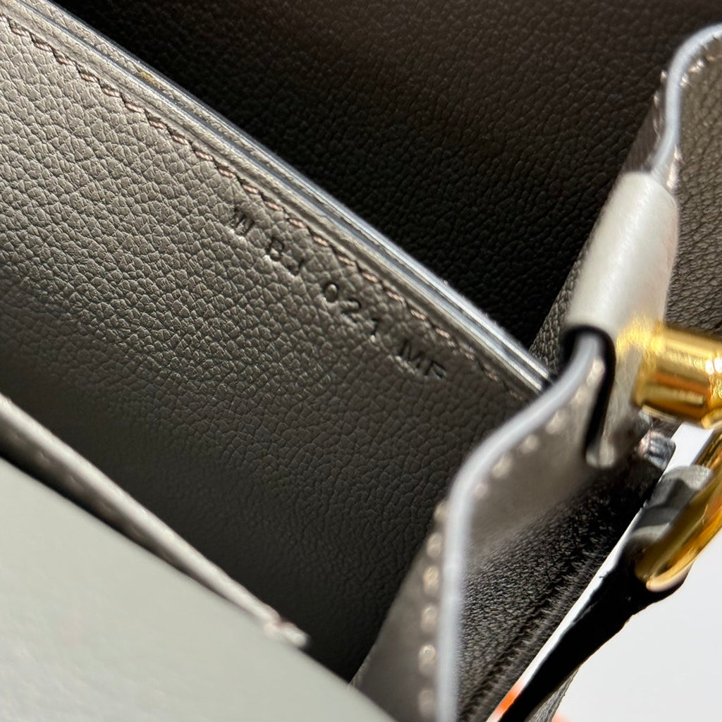 HM SAC ROULIS 18 グレー エバーカラー カーフスキン 237578