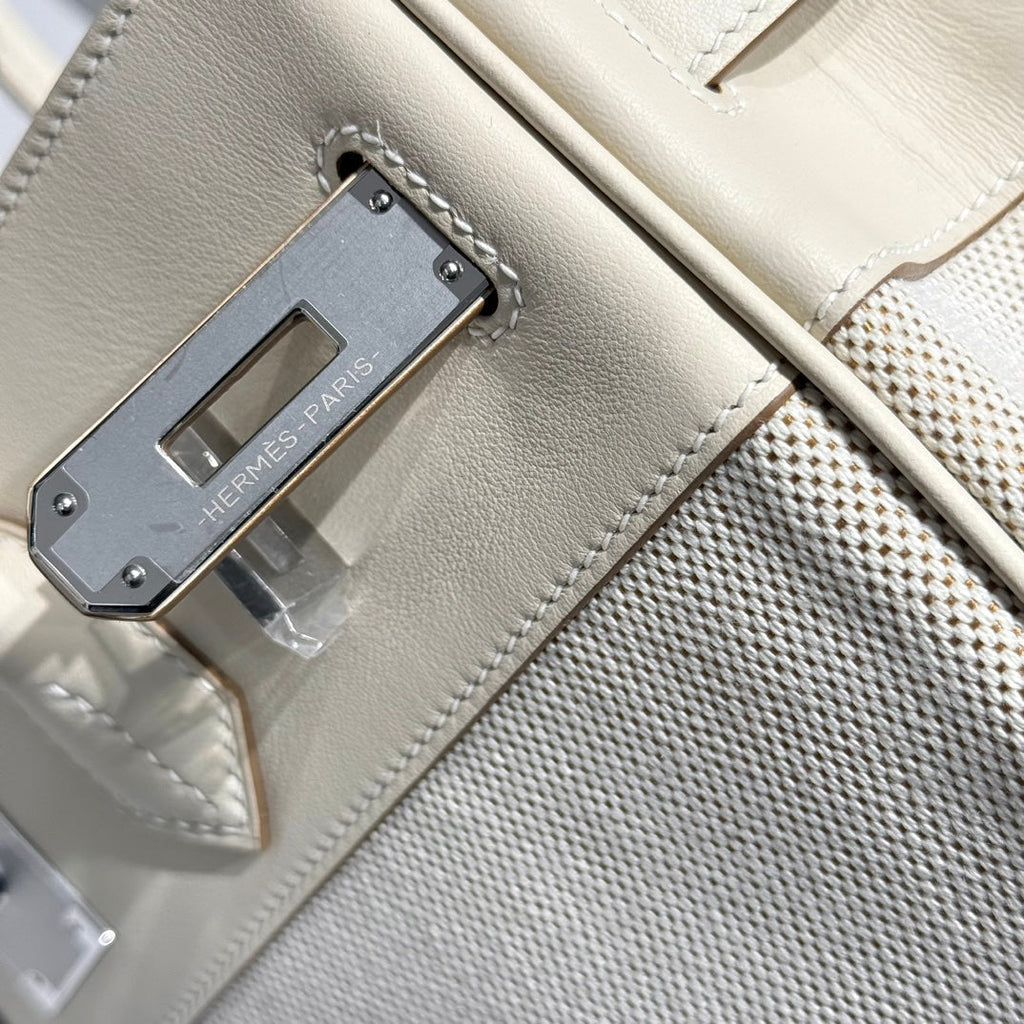 HM BIRKIN 30 MILKSHAKE TOILE BLANCHE AVEC CUIR SWIFT QUINCAILLERIE ARGENTÉE 237310