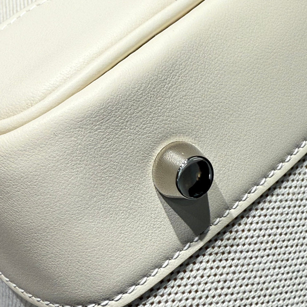HM BIRKIN 30 MILKSHAKE TOILE BLANCHE AVEC CUIR SWIFT QUINCAILLERIE ARGENTÉE 237310