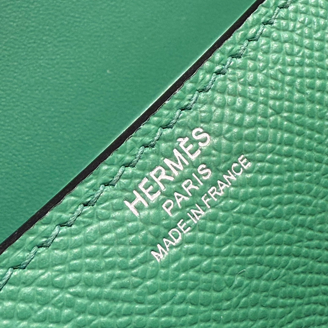 SAC HM CONSTANCE ELAN 24 CM CUIR EPSOM VERT FONCÉ QUINCAILLERIE ARGENTÉE
