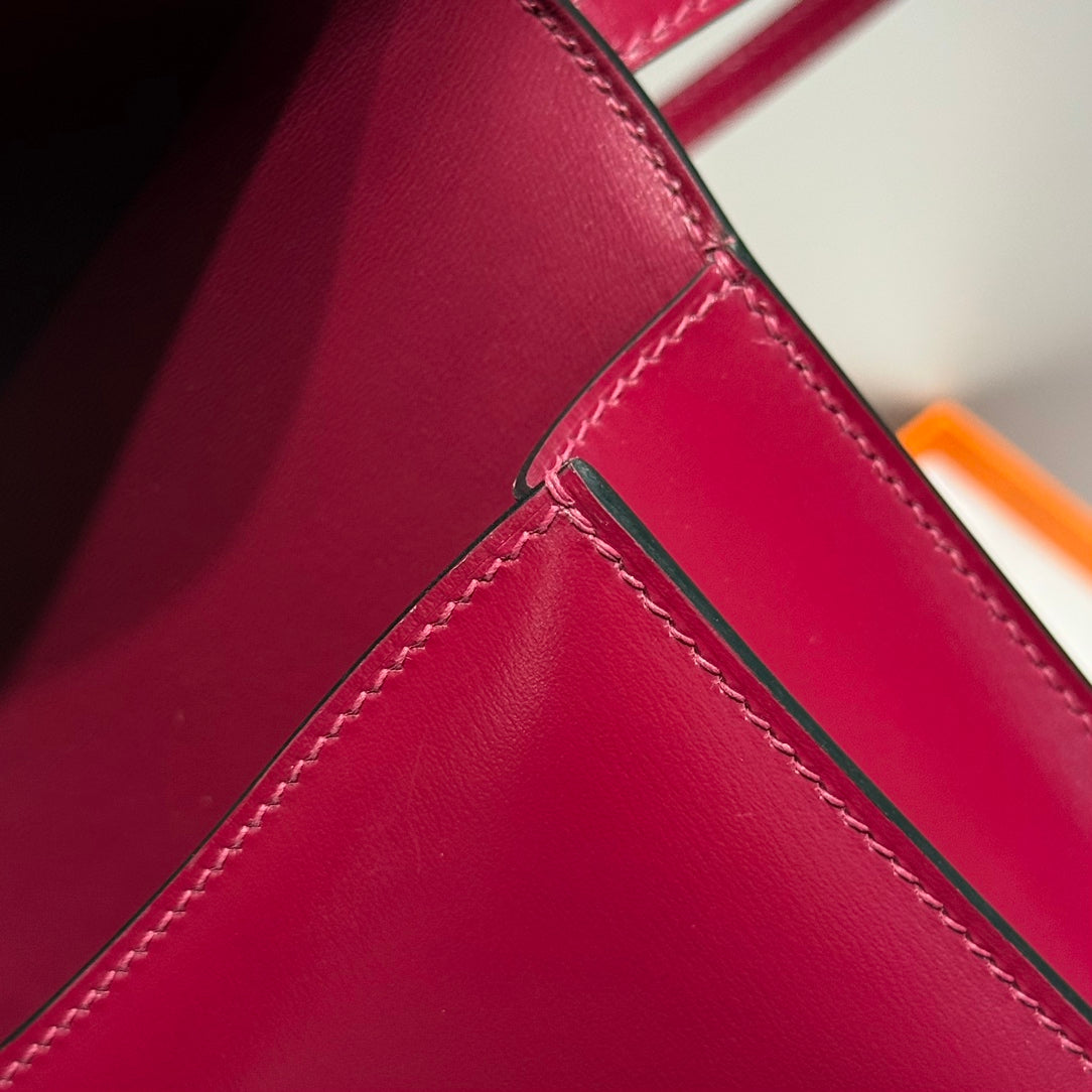 SAC HM CONSTANCE ELAN 24 CM EN CUIR DE VEAU BOX BORDEAUX, ACCESSOIRES ARGENTÉS