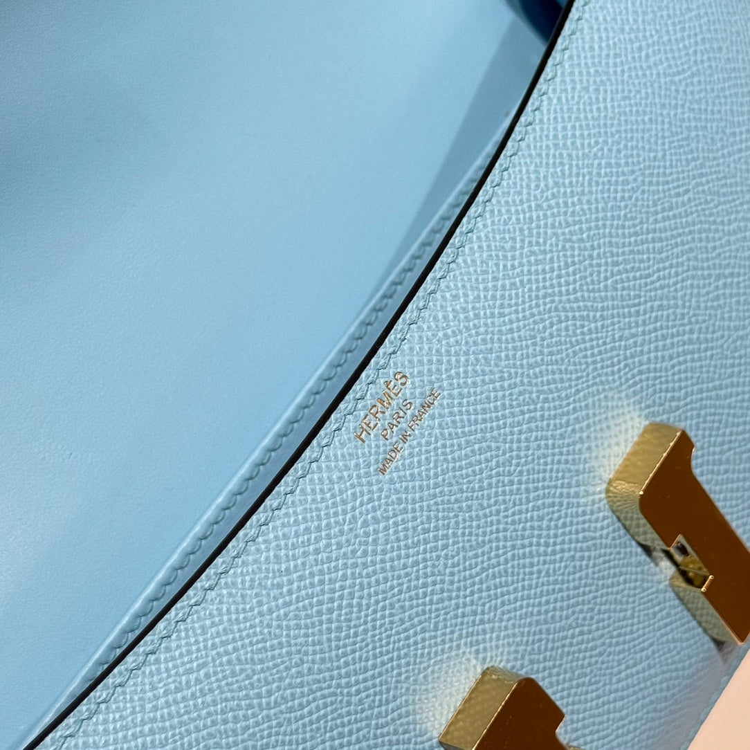 SAC HM CONSTANCE ELAN 24 CM CUIR EPSOM BLEU NUAGE ACCESSOIRES DORÉS