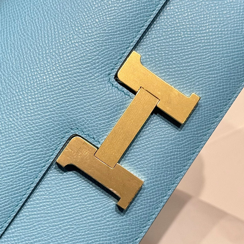 SAC HM CONSTANCE ELAN 24 CM CUIR EPSOM BLEU NUAGE ACCESSOIRES DORÉS