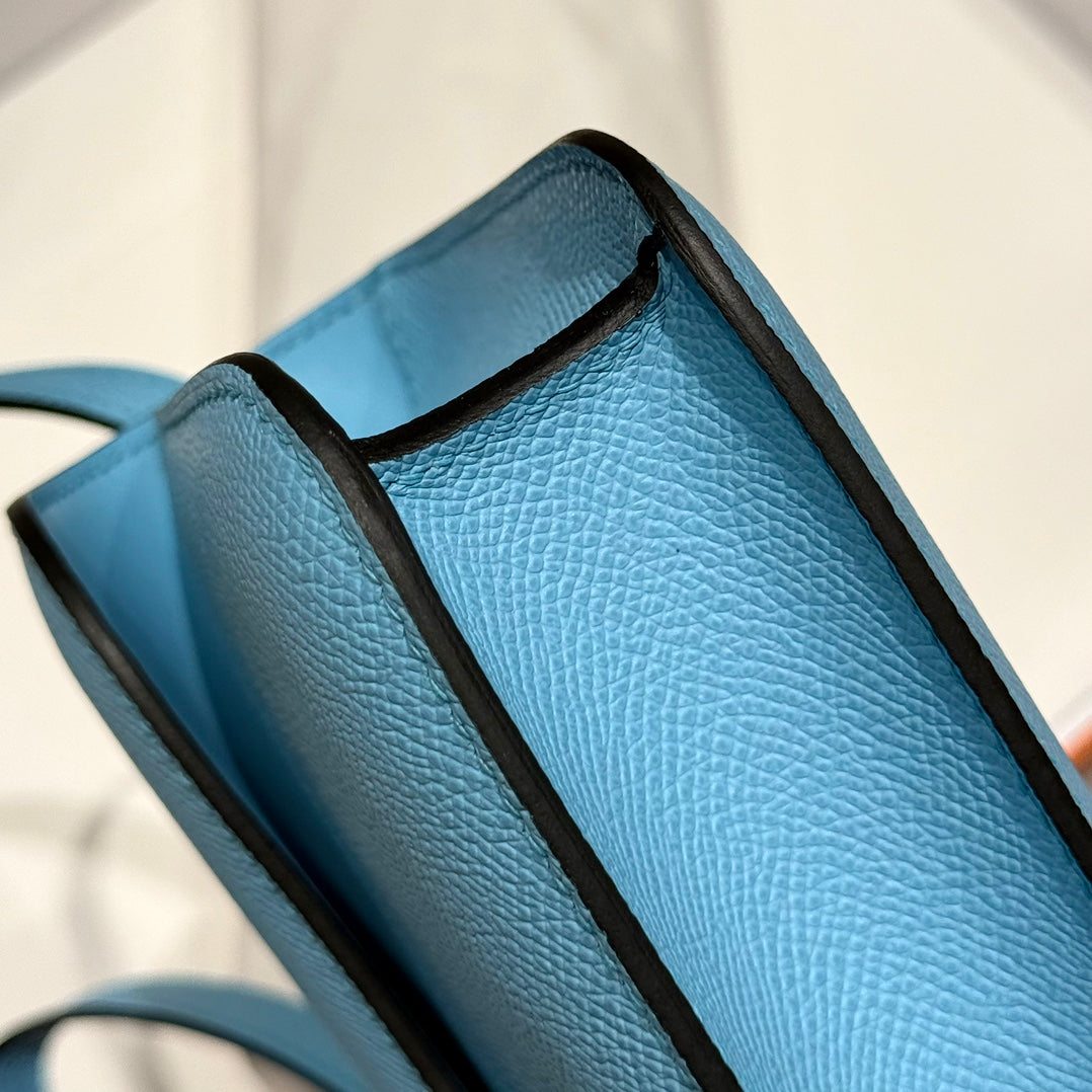 SAC HM CONSTANCE ELAN 24 CM CUIR EPSOM BLEU NUAGE ACCESSOIRES DORÉS