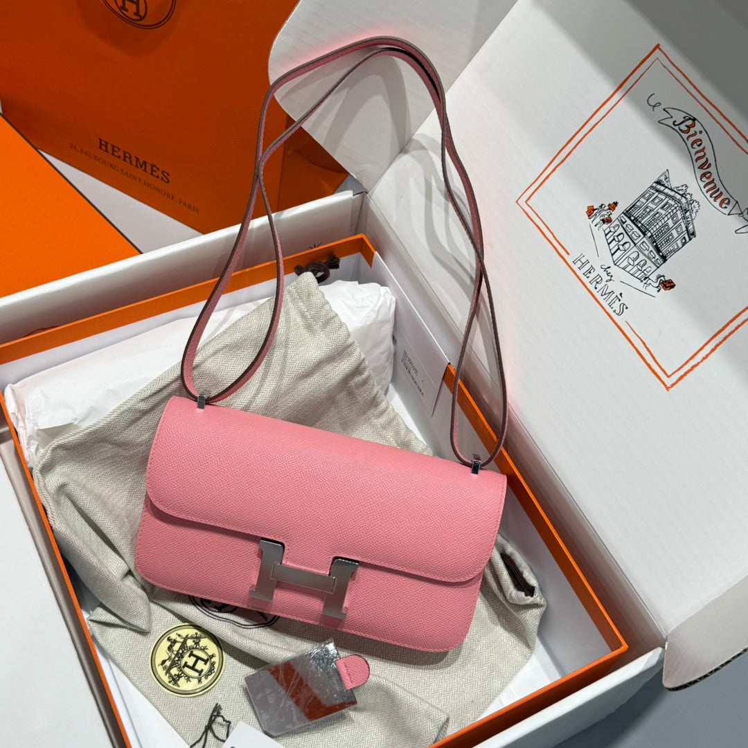 SAC HM CONSTANCE ELAN 24 CM EN CUIR EPSOM ROSE ET QUINCAILLERIE ARGENTÉE