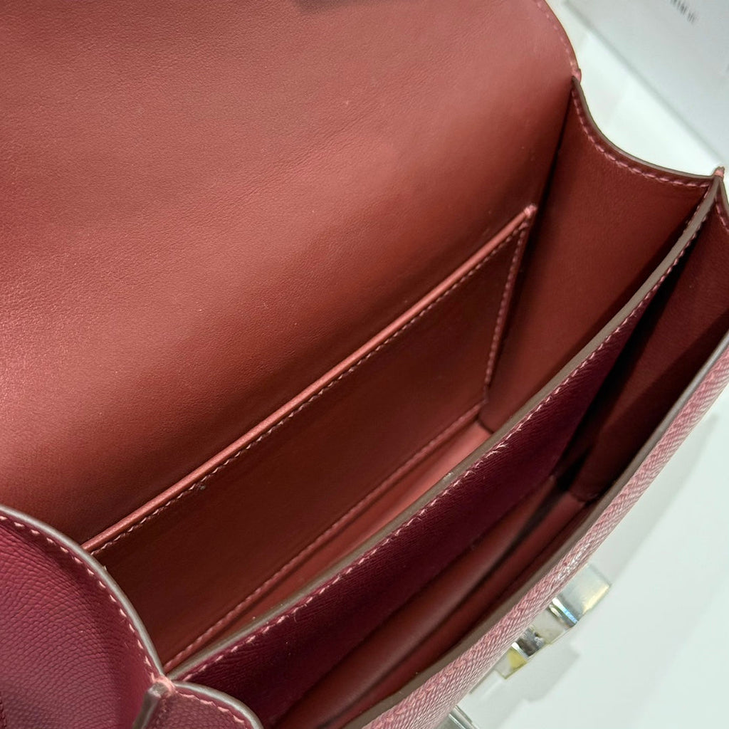 HM CONSTANCE 18 EPSOM ROUGE FONCÉ QUINCAILLERIE ARGENTÉE 243163