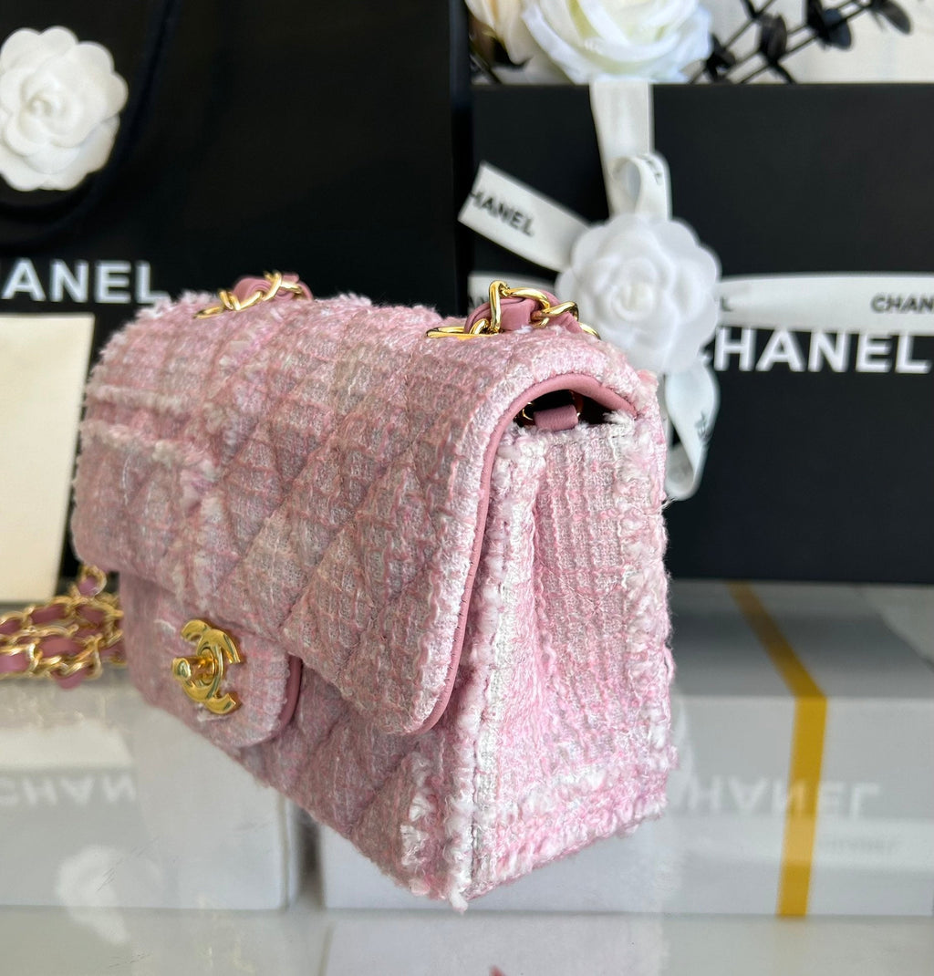 MINI FLAP BAG 20 IN LIGHT PINK TWEED GOLD HARDWARE