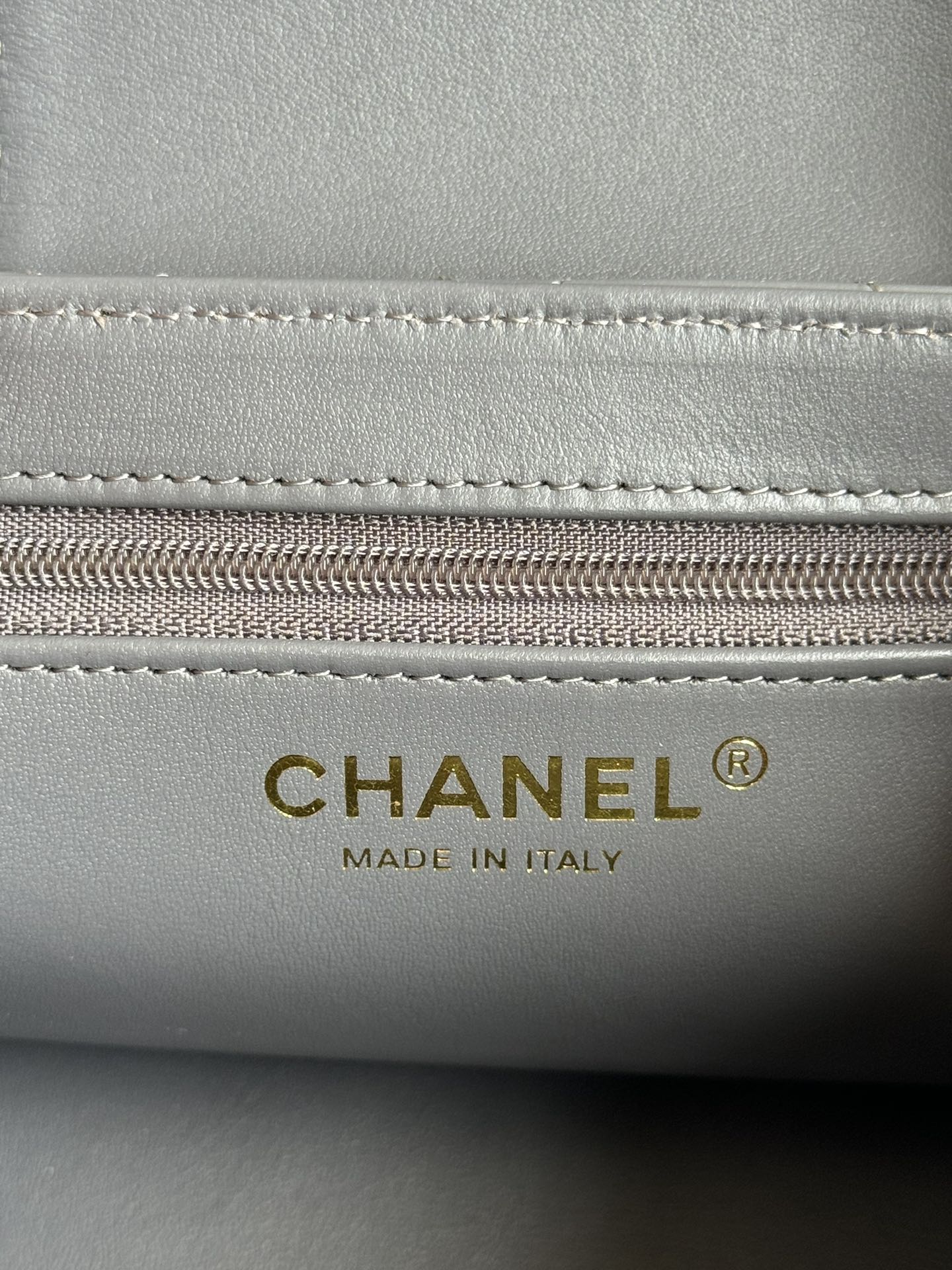 CC 24A NANO 19CM SAC CABAS KELLY EN CUIR D'AGNEAU GRIS FUMÉ