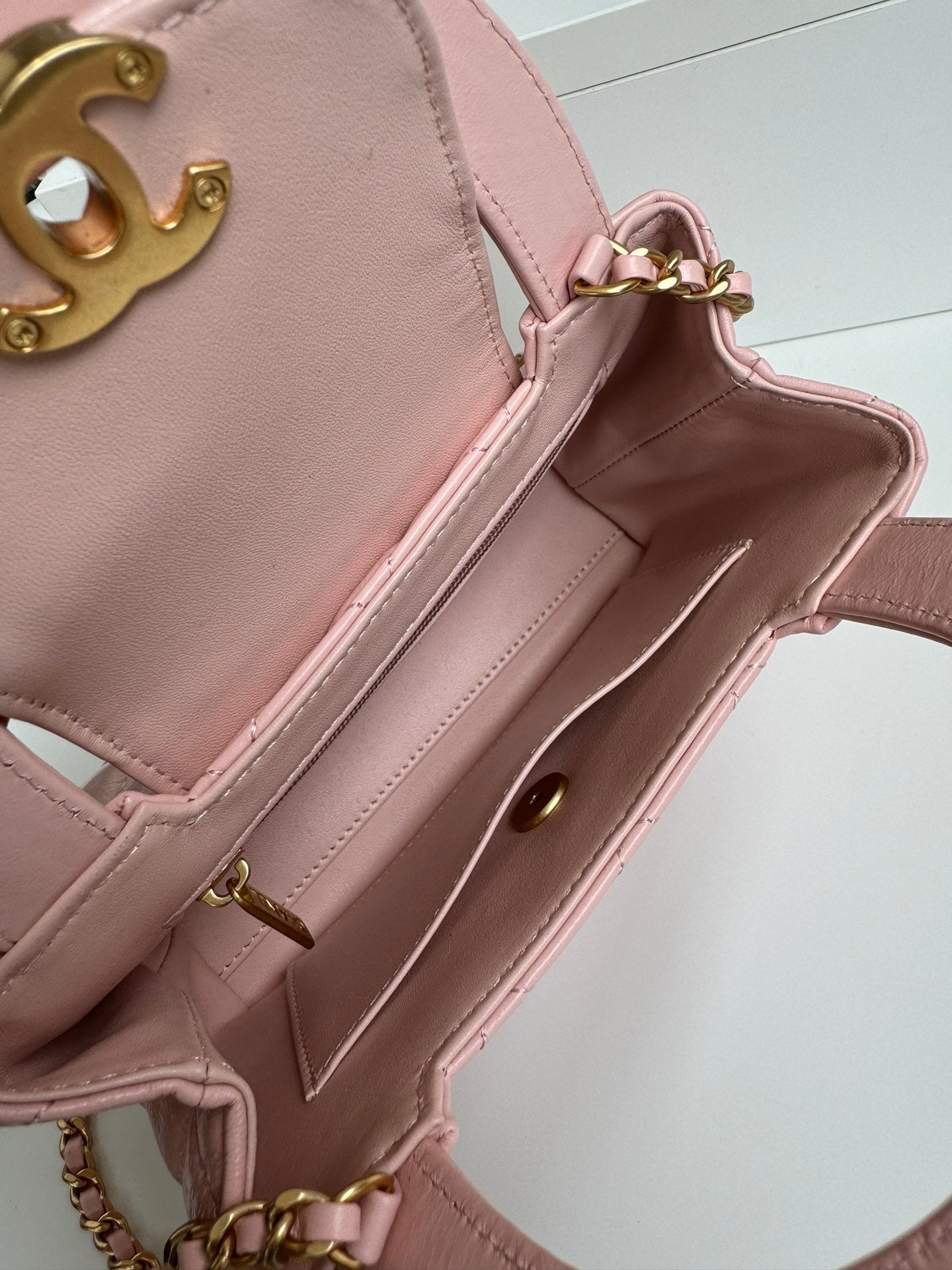 CC 24A NANO 19CM SAC CABAS KELLY EN CUIR D'AGNEAU ROSE PASTEL