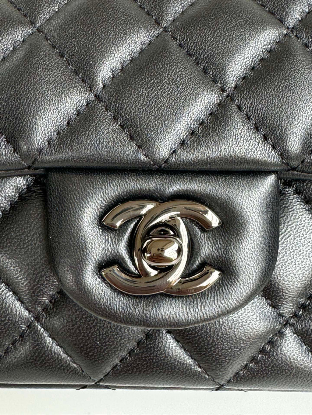 24C MINI SAC À RABAT 20 CM AVEC POIGNÉE SUPÉRIEURE TOUT CUIR DE VEAU NOIR