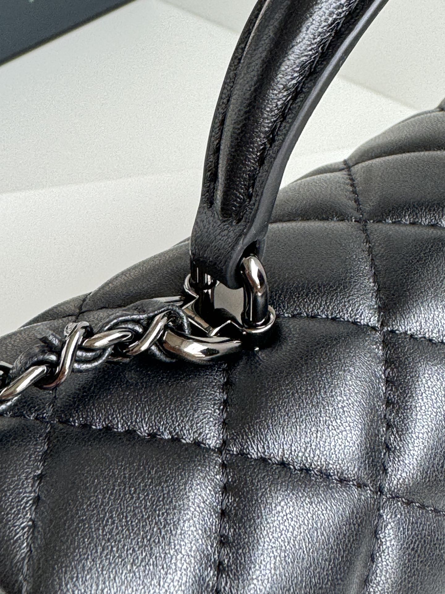24C MINI SAC À RABAT 20 CM AVEC POIGNÉE SUPÉRIEURE TOUT CUIR DE VEAU NOIR