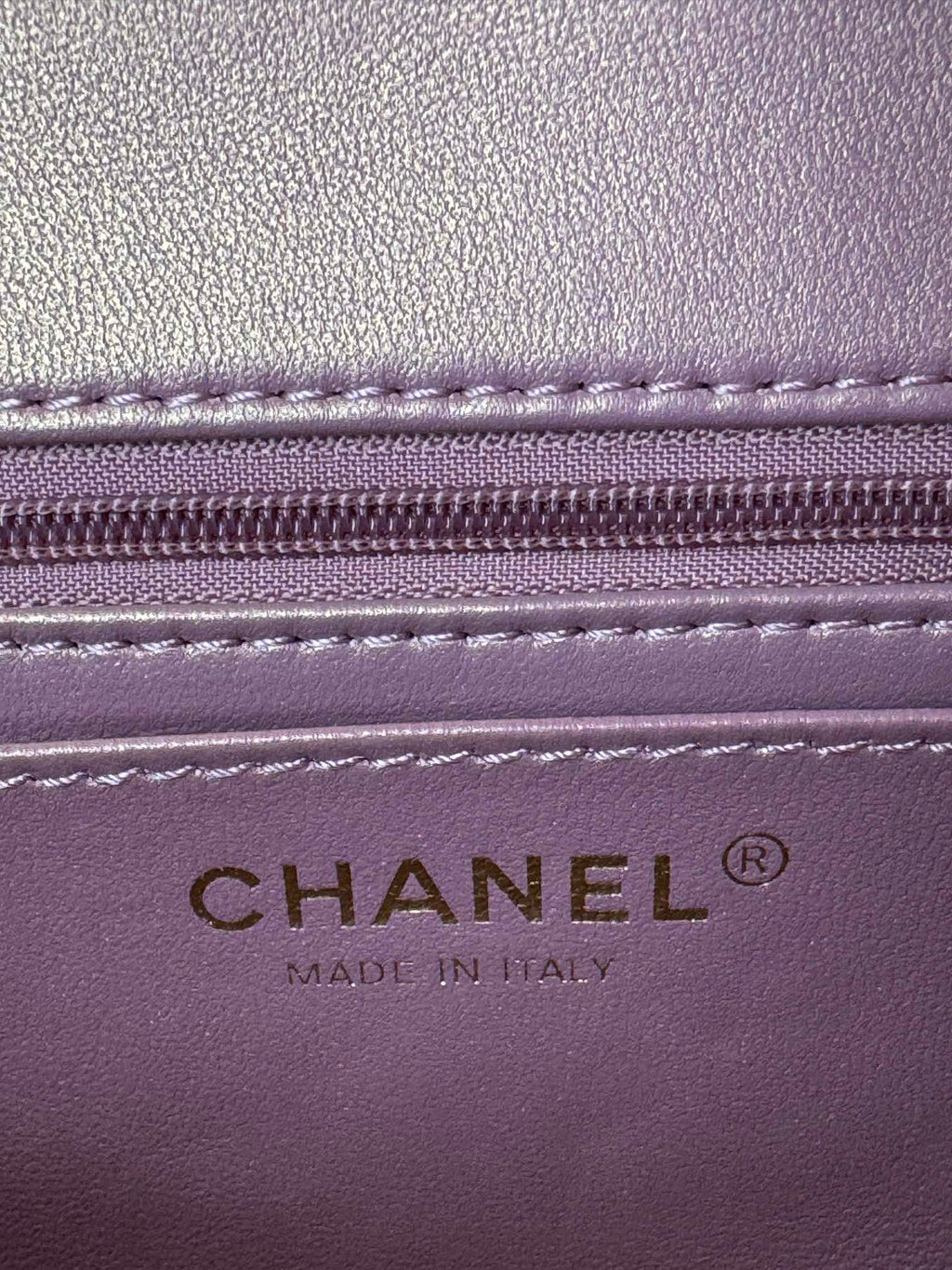 24C MINI SAC À RABAT 20 CM AVEC POIGNÉE SUPÉRIEURE EN CUIR DE VEAU ROSE VIOLET