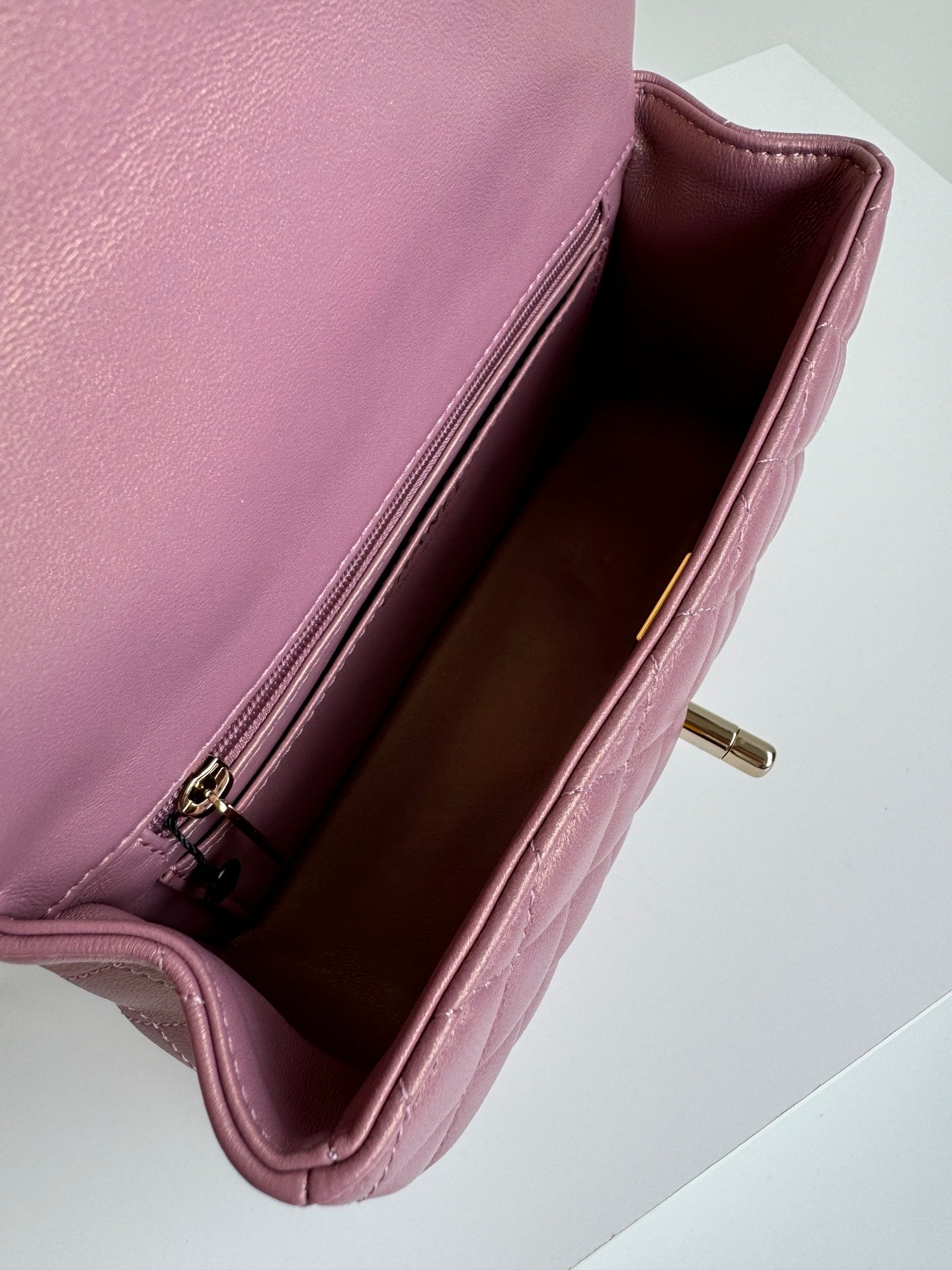 24C MINI SAC À RABAT 20 CM AVEC POIGNÉE SUPÉRIEURE EN CUIR DE VEAU ROSE VIOLET
