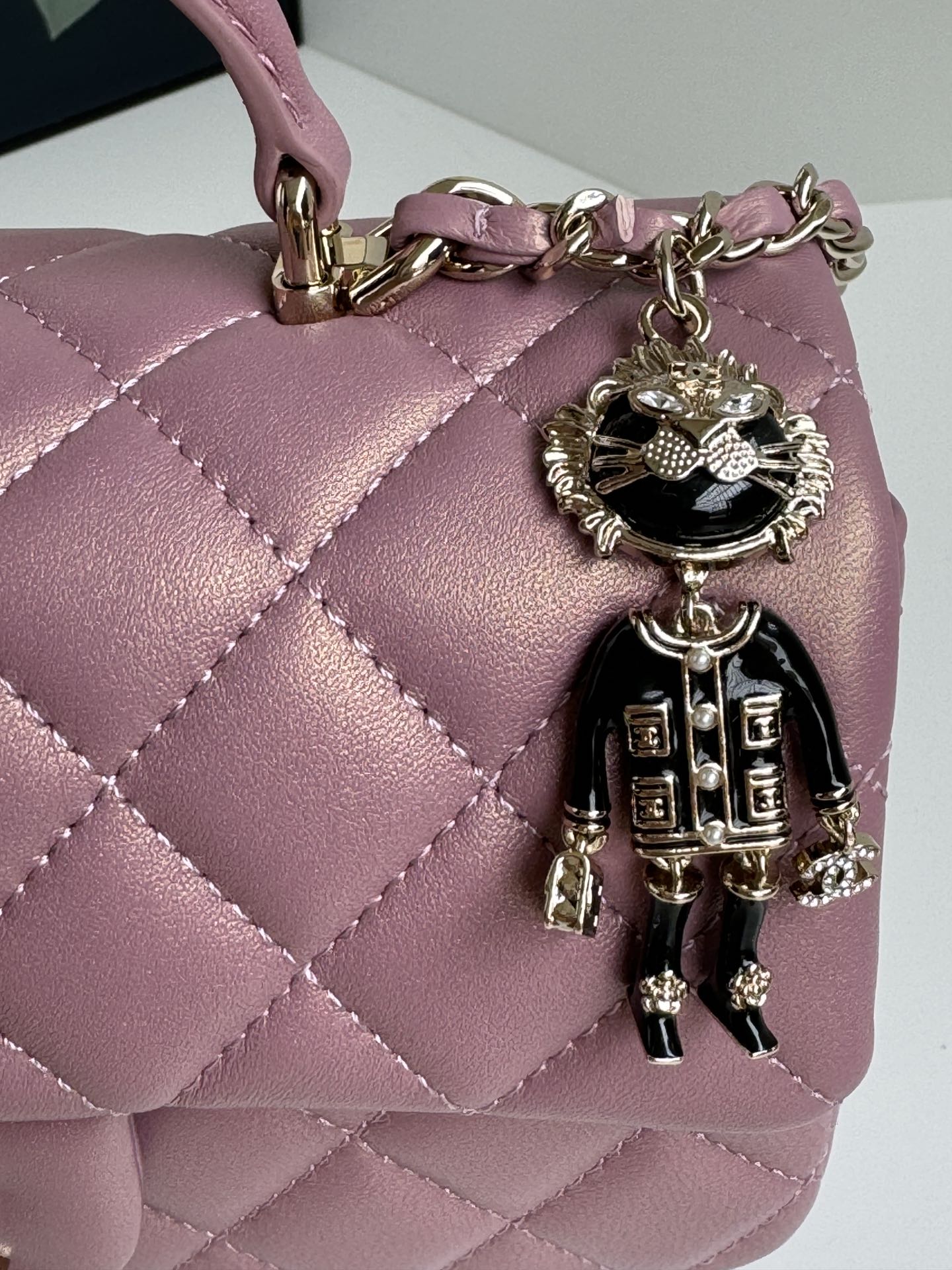 24C MINI SAC À RABAT 20 CM AVEC POIGNÉE SUPÉRIEURE EN CUIR DE VEAU ROSE VIOLET