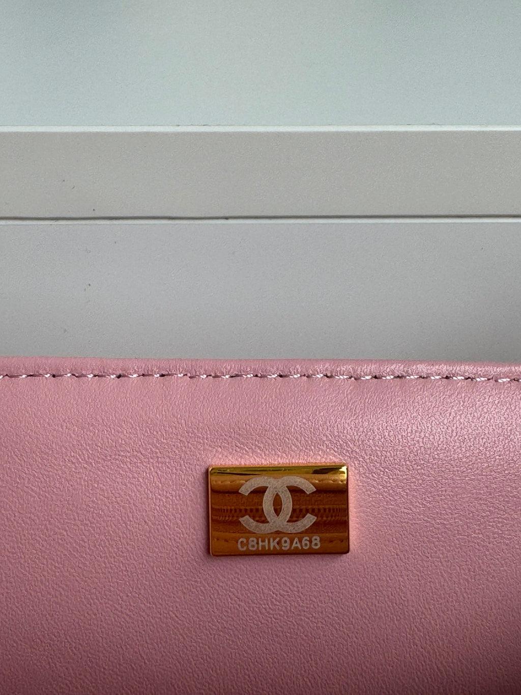MINI SAC À RABAT 24C 20 CM AVEC POIGNÉE SUPÉRIEURE EN CUIR DE VEAU ROSE ET QUINCAILLERIE ARGENTÉE