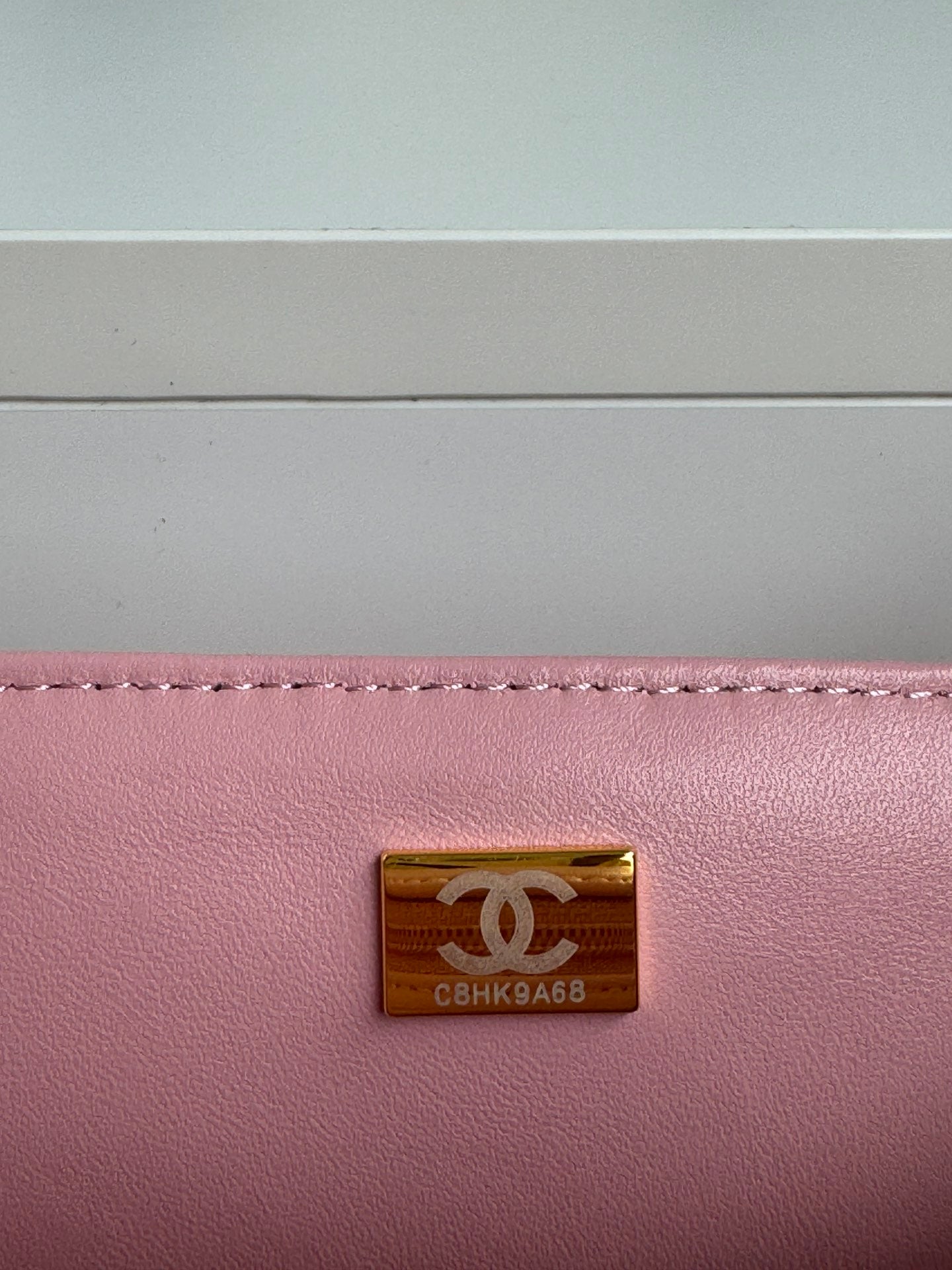 MINI SAC À RABAT 24C 20 CM AVEC POIGNÉE SUPÉRIEURE EN CUIR DE VEAU ROSE ET QUINCAILLERIE ARGENTÉE
