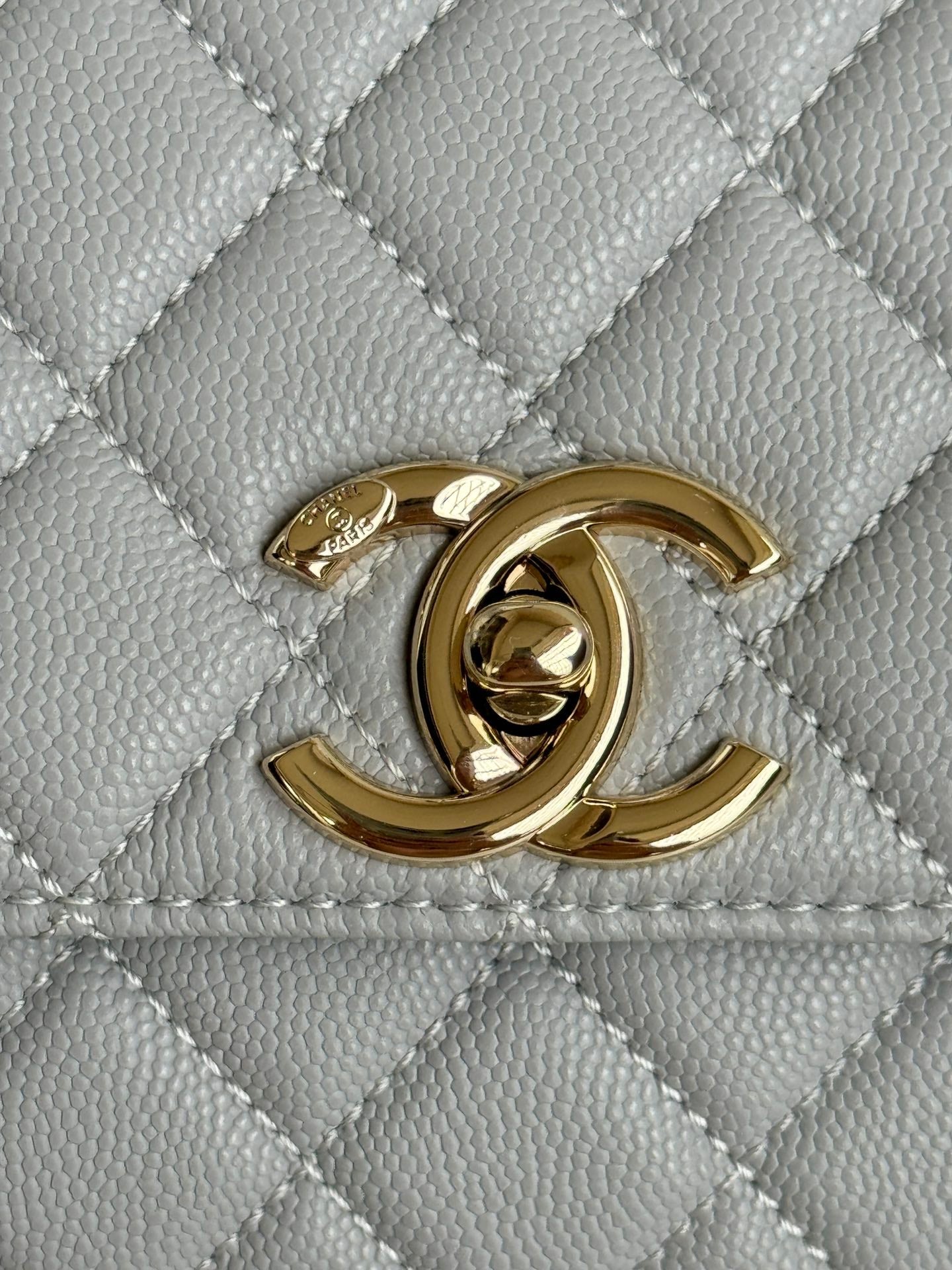 COCO HANDLE MEDIUM 29CM GREY QUILTED CAVIAR LEATHER GOLD HARDWARE